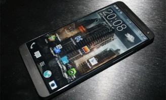 疑似HTC M8真機(jī)曝光 配雙攝像頭+雙閃光燈